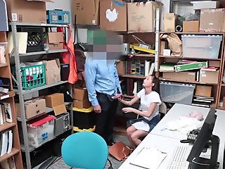 Shoplyfter - teen romps Cop To Get Out Of trouble