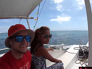 Couple sex in public with his big ass Thai girlfriend on a deserted island